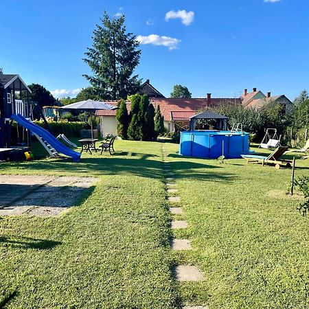 Pol-Lak Apartment Szolosgyorok ภายนอก รูปภาพ