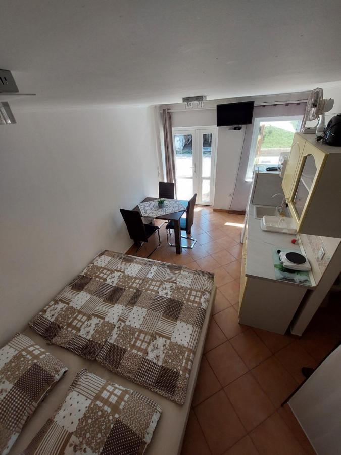 Pol-Lak Apartment Szolosgyorok ภายนอก รูปภาพ