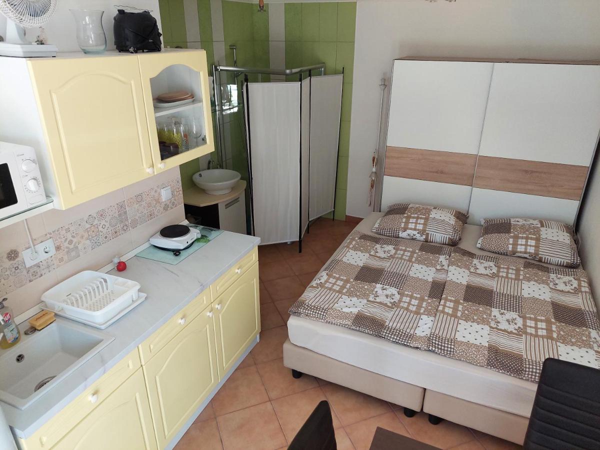 Pol-Lak Apartment Szolosgyorok ภายนอก รูปภาพ