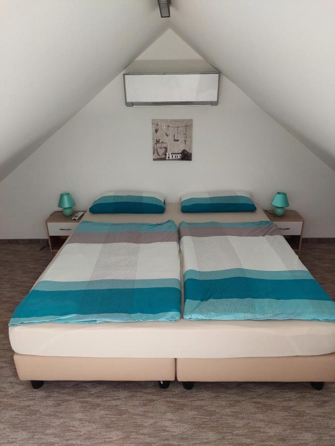 Pol-Lak Apartment Szolosgyorok ภายนอก รูปภาพ
