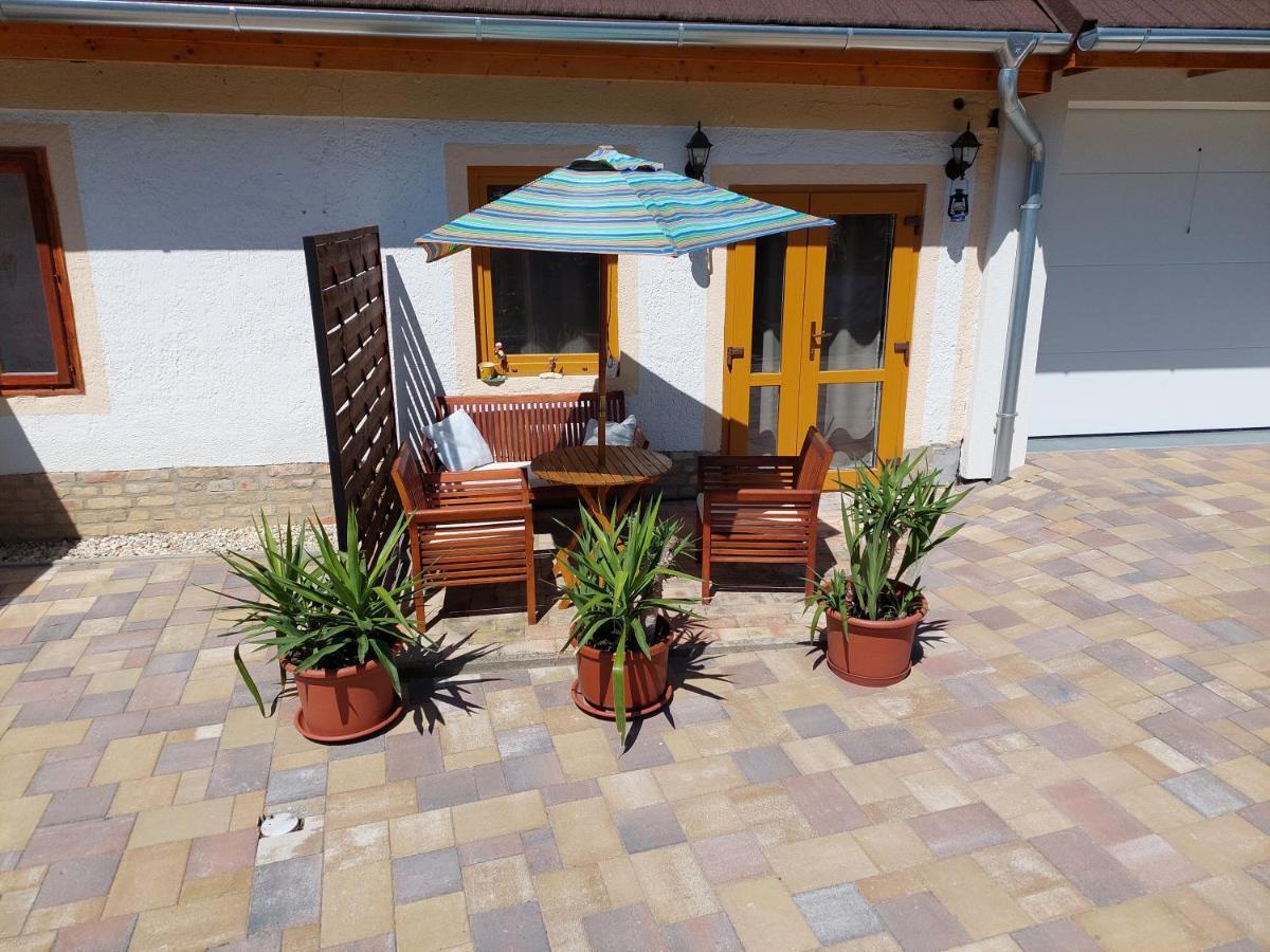Pol-Lak Apartment Szolosgyorok ภายนอก รูปภาพ